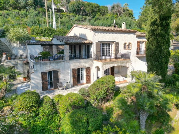 4 Bedroom Villa/House in Cannes 12