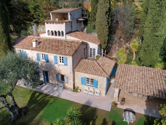 6 Bedroom Villa/House in Eze 12