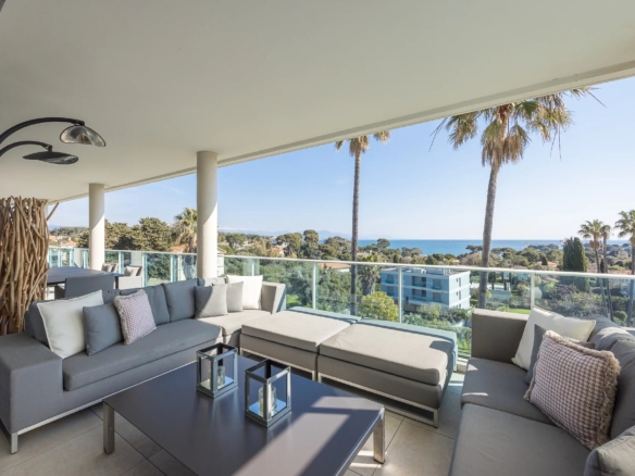 3 Bedroom Apartment in Cap D Antibes 26