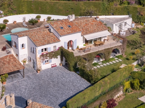 6 Bedroom Villa/House in Le Golfe Juan 12