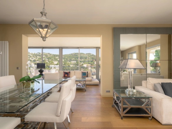 3 Bedroom Apartment in Cannes 34