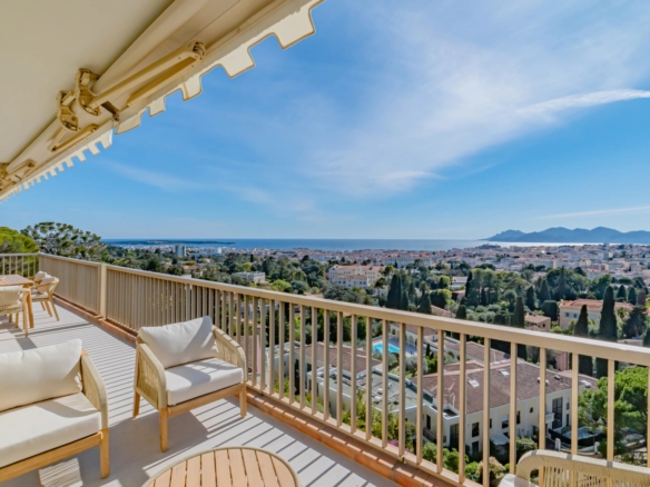 3 Bedroom Apartment in Cannes 12