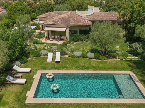 5 Bedroom Villa/House in Le Cannet 26