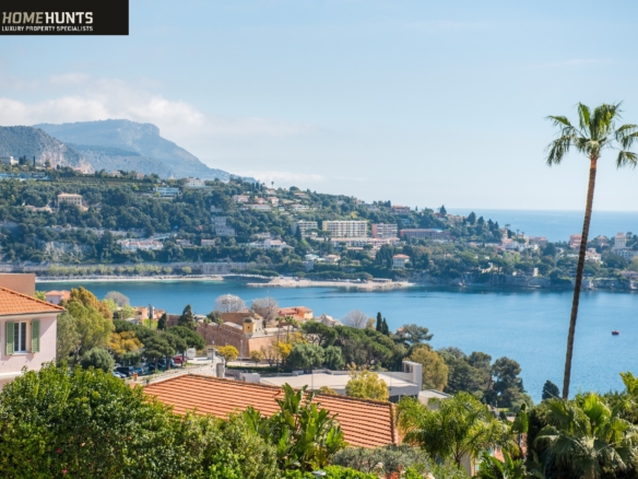 2 Bedroom Apartment in Villefranche Sur Mer 8
