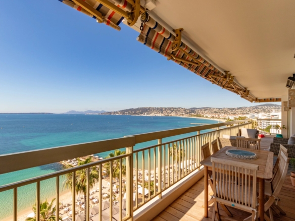 4 Bedroom Apartment in Juan Les Pins 36