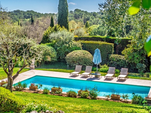 6 Bedroom Villa/House in Opio 16