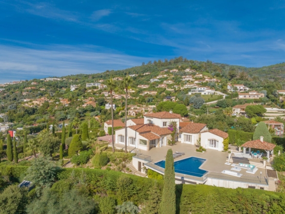 7 Bedroom Villa/House in Mandelieu La Napoule 14