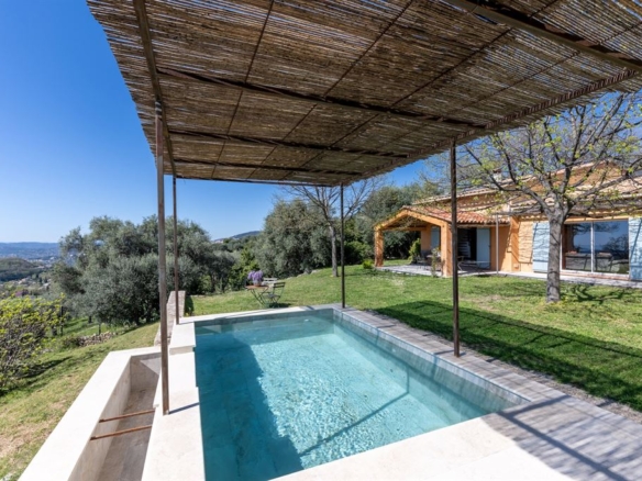 8 Bedroom Villa/House in Chateauneuf Grasse 22
