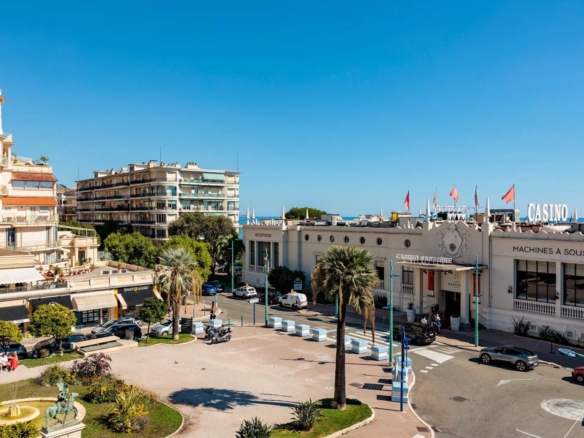 3 Bedroom Apartment in Menton 26