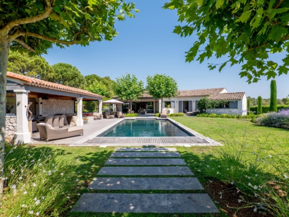 5 Bedroom Villa/House in Mougins 12