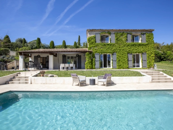 3 Bedroom Villa/House in Valbonne 4