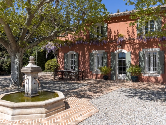 5 Bedroom Villa/House in Puget Ville 16