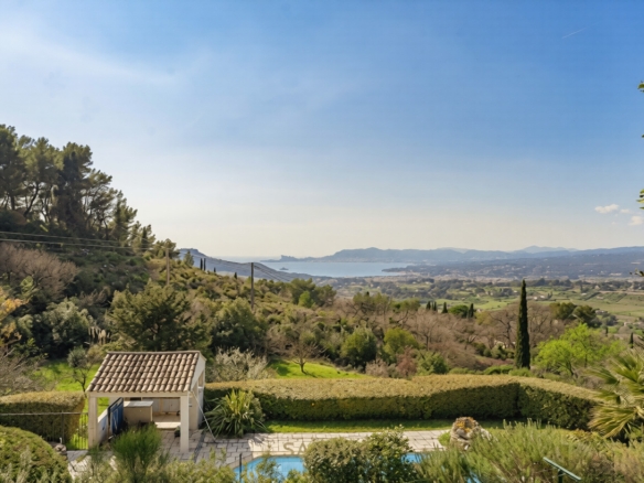 5 Bedroom Villa/House in La Cadiere D Azur 6