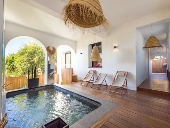 4 Bedroom Villa/House in Cannes 2