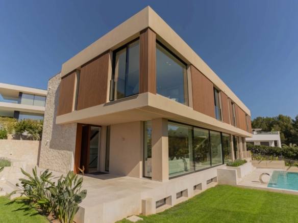5 Bedroom Villa/House in Costa D’en Blanes 2