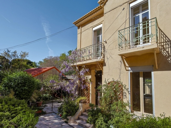 3 Bedroom Villa/House in Marseille 28