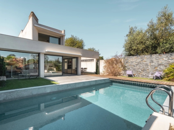 3 Bedroom Villa/House in Marseille 16