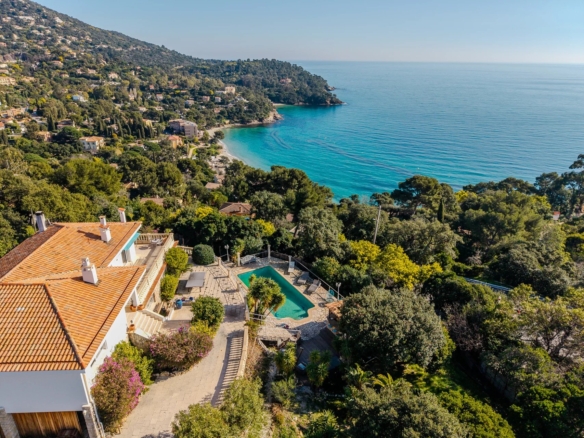 5 Bedroom Villa/House in Rayol Canadel Sur Mer 28
