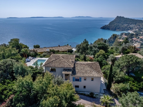 5 Bedroom Villa/House in Rayol Canadel Sur Mer 34