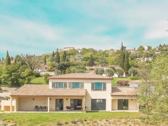 5 Bedroom Villa/House in Montauroux 4