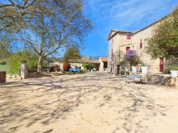 8 Bedroom Castle/Estates in Vallon Pont D Arc 10