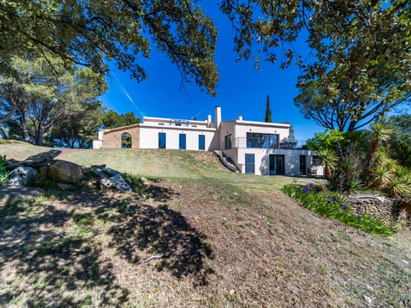 6 Bedroom Villa/House in Chateauneuf Du Pape 28