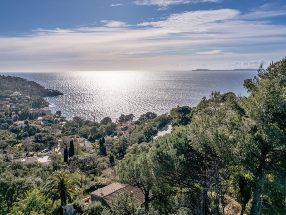 5 Bedroom Villa/House in Rayol Canadel Sur Mer 14
