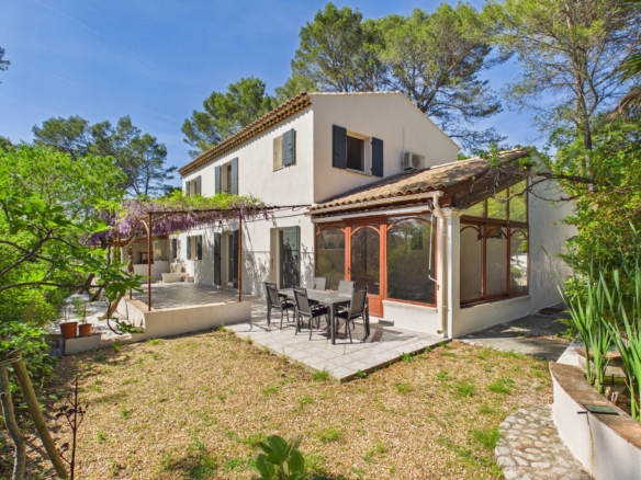 5 Bedroom Villa/House in Taradeau 12