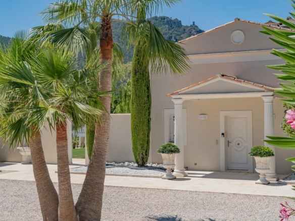 5 Bedroom Villa/House in Les Adrets De L Esterel 36