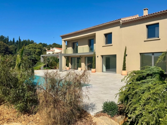4 Bedroom Villa/House in La Cadiere D Azur 14