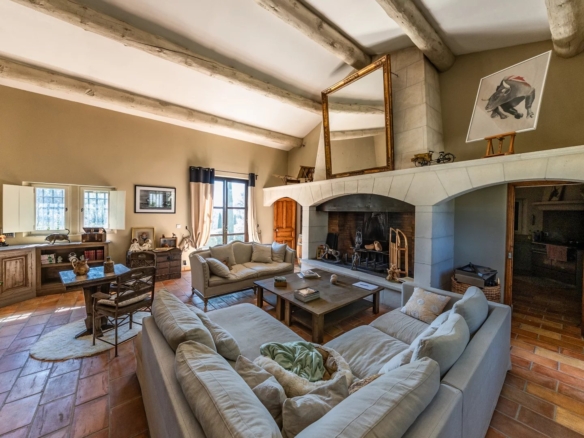 4 Bedroom Villa/House in Les Baux De Provence 24