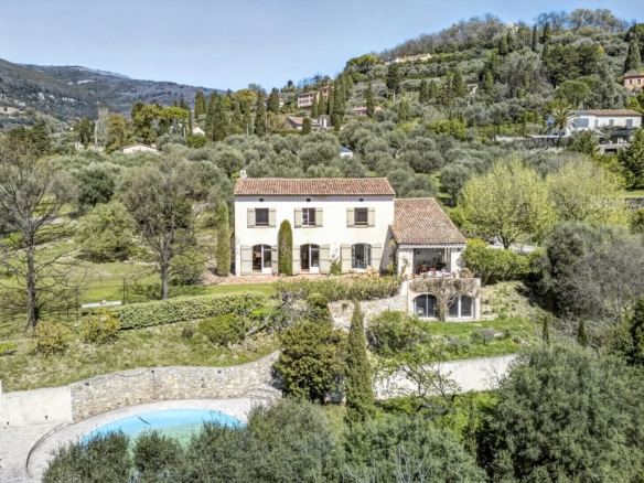 5 Bedroom Villa/House in Grasse 28