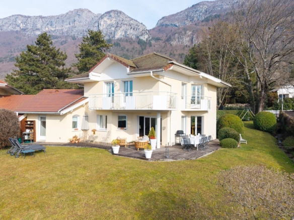 4 Bedroom Villa/House in Veyrier Du Lac 14