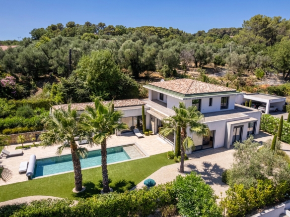 5 Bedroom Villa/House in Opio 10