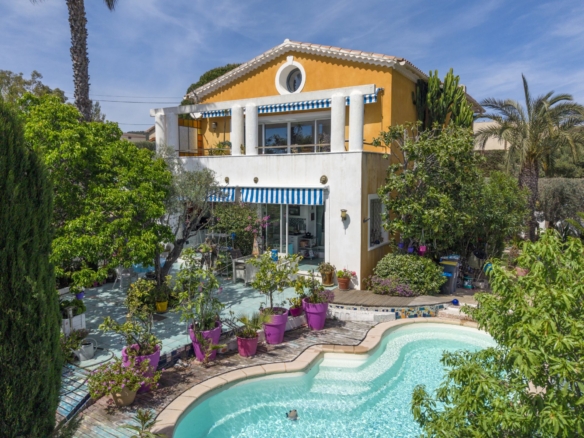 2 Bedroom Villa/House in Bandol 8