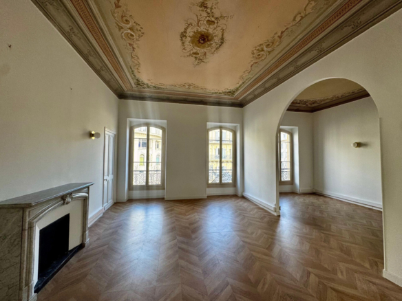 4 Bedroom Apartment in Nice 32
