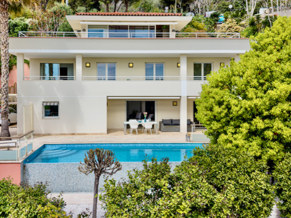 3 Bedroom Villa/House in Eze 12
