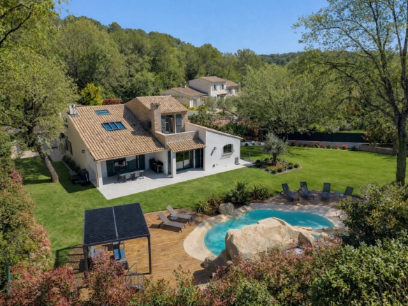 5 Bedroom Villa/House in Roquefort Les Pins 20