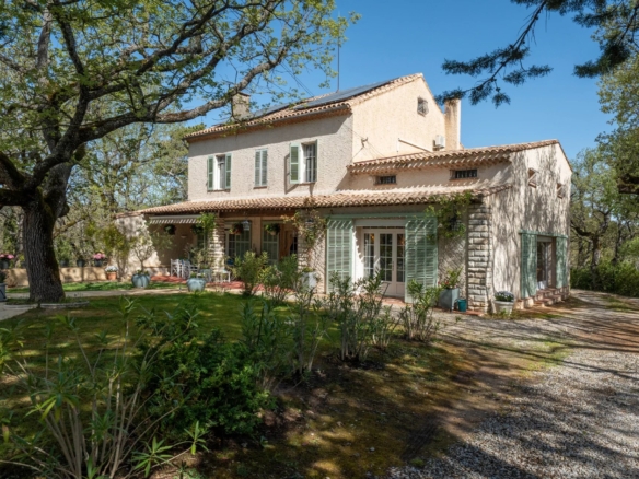 11 Bedroom Villa/House in Rians 24