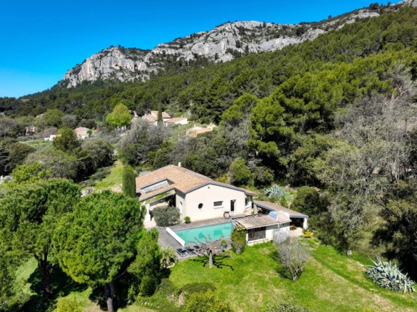 4 Bedroom Villa/House in Merindol 34