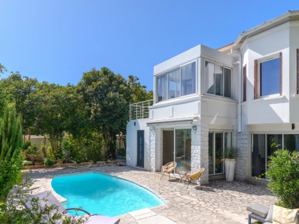 4 Bedroom Villa/House in Marseille 20