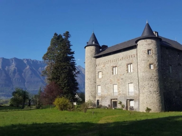10 Bedroom Castle/Estates in Chambery 36