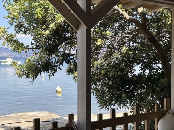 2 Bedroom Villa/House in Hyeres 12