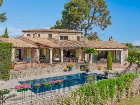 5 Bedroom Villa/House in La Roquette Sur Siagne 20