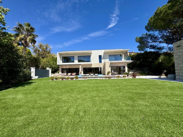 4 Bedroom Villa/House in Mougins 18