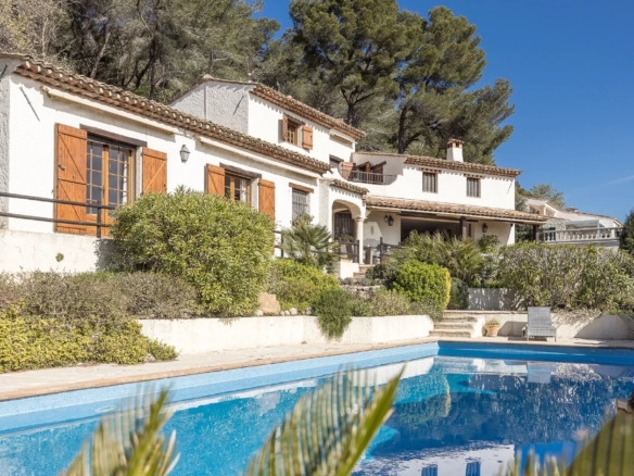 6 Bedroom Villa/House in Cannes 32