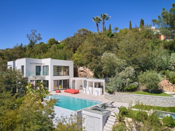 5 Bedroom Villa/House in Mandelieu La Napoule 12