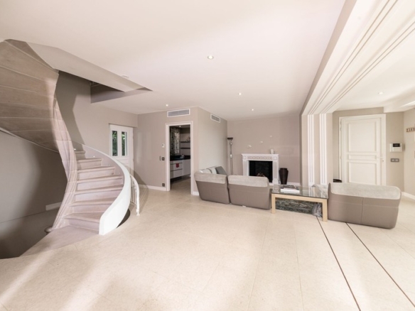 4 Bedroom Villa/House in Cap D Antibes 4