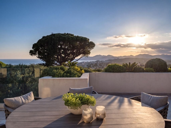 5 Bedroom Villa/House in Le Cannet 14