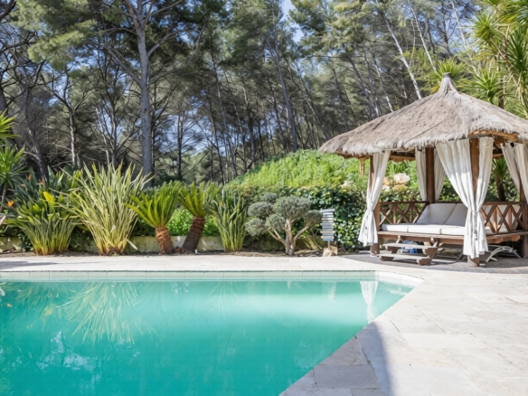 3 Bedroom Villa/House in Sanary Sur Mer 8